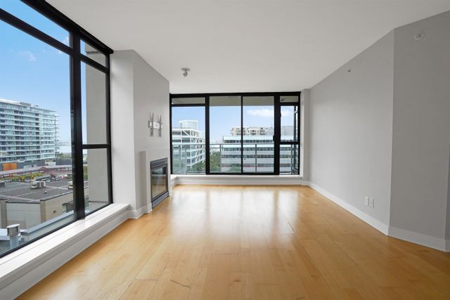 97827 at 513 - 175 1st Street W, North Vancouver