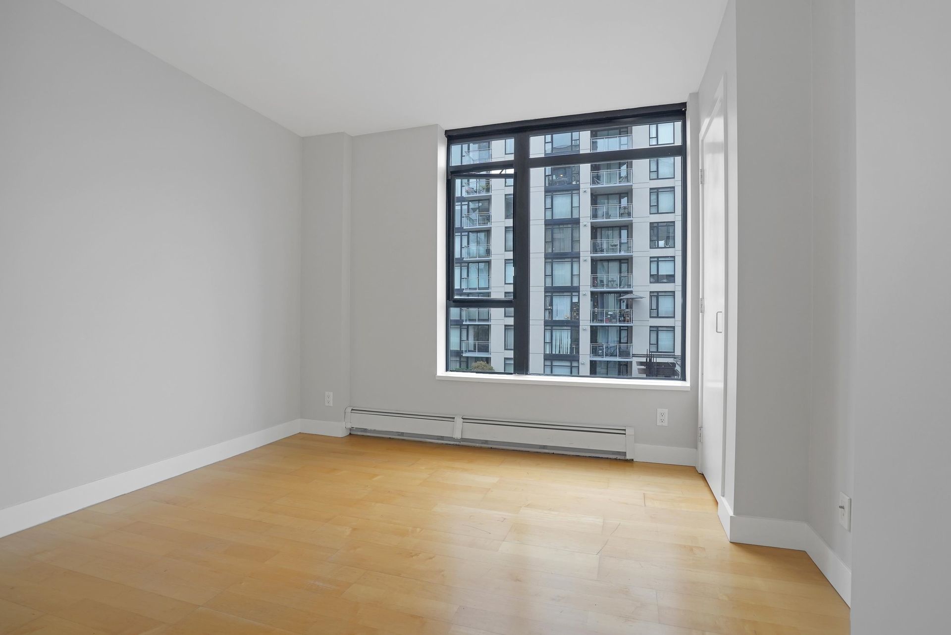 97795 at 513 - 175 1st Street W, North Vancouver