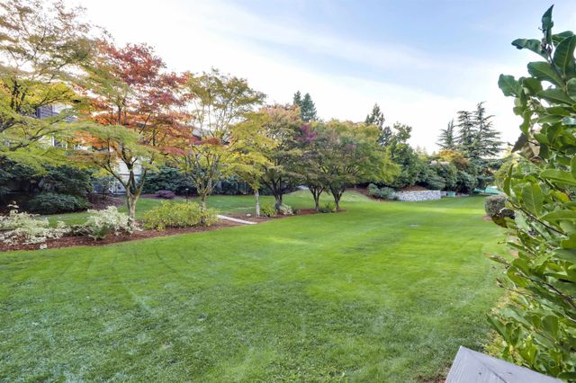 98010 at 311 - 555 28th Street W, North Vancouver