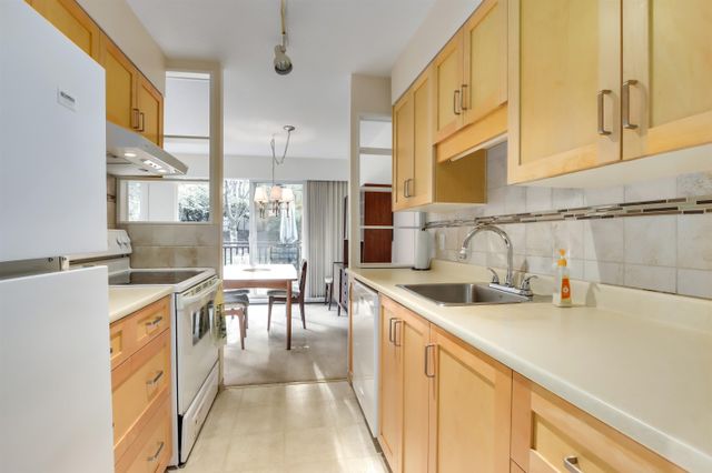 98019 at 311 - 555 28th Street W, North Vancouver