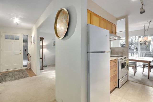 98020 at 311 - 555 28th Street W, North Vancouver