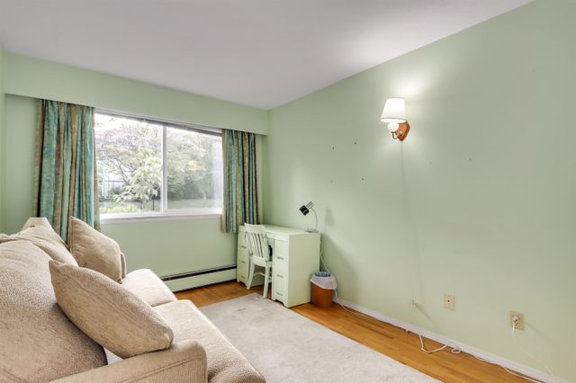 98025 at 311 - 555 28th Street W, North Vancouver