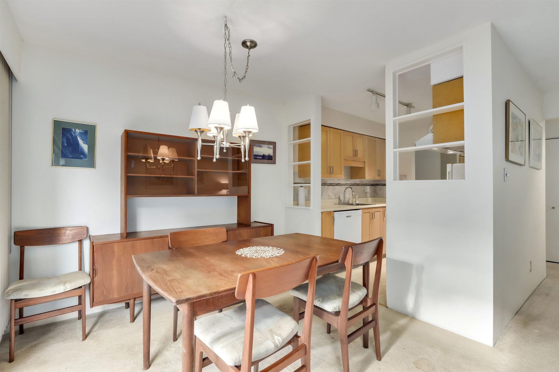 98016 at 311 - 555 28th Street W, North Vancouver