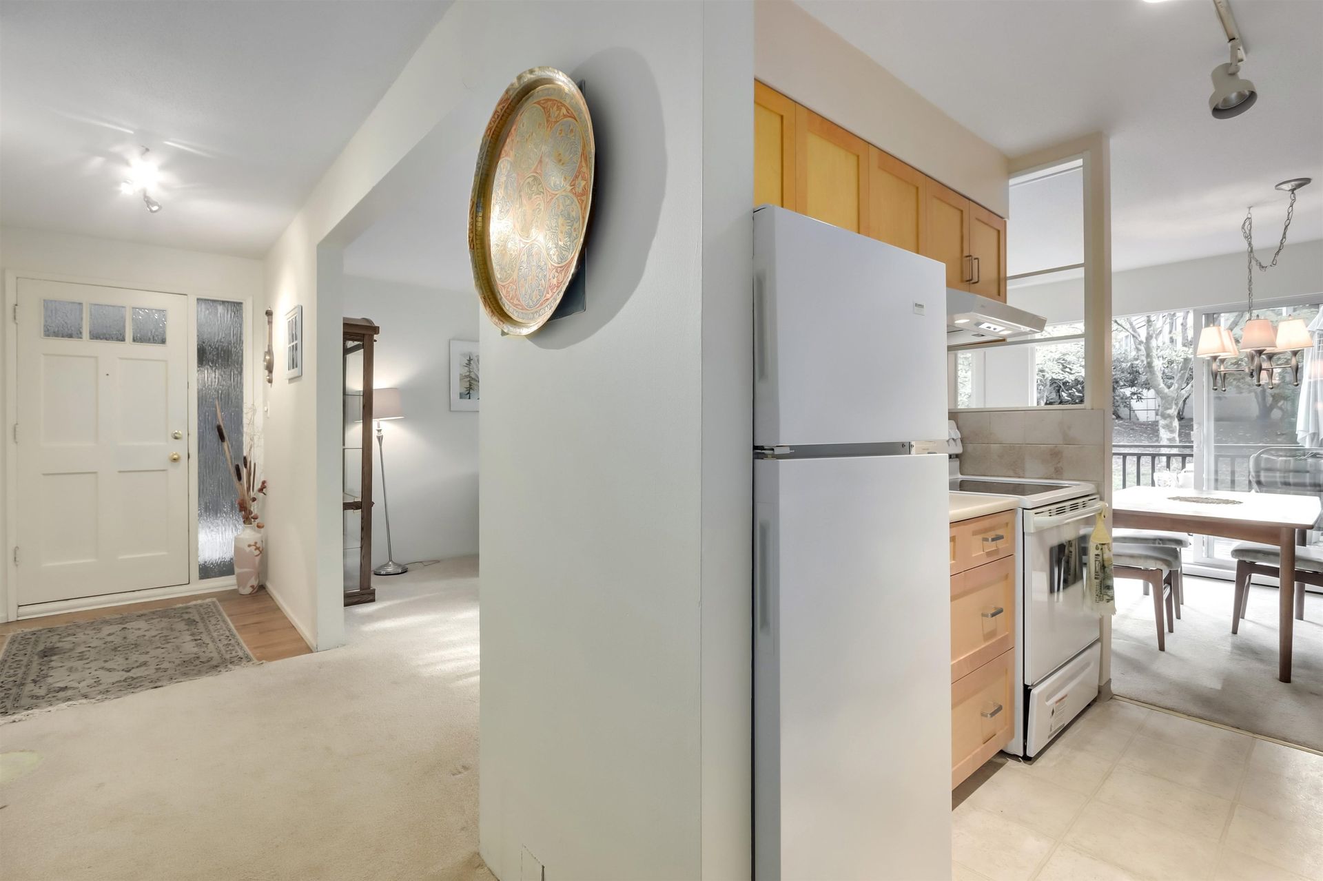 98020 at 311 - 555 28th Street W, North Vancouver