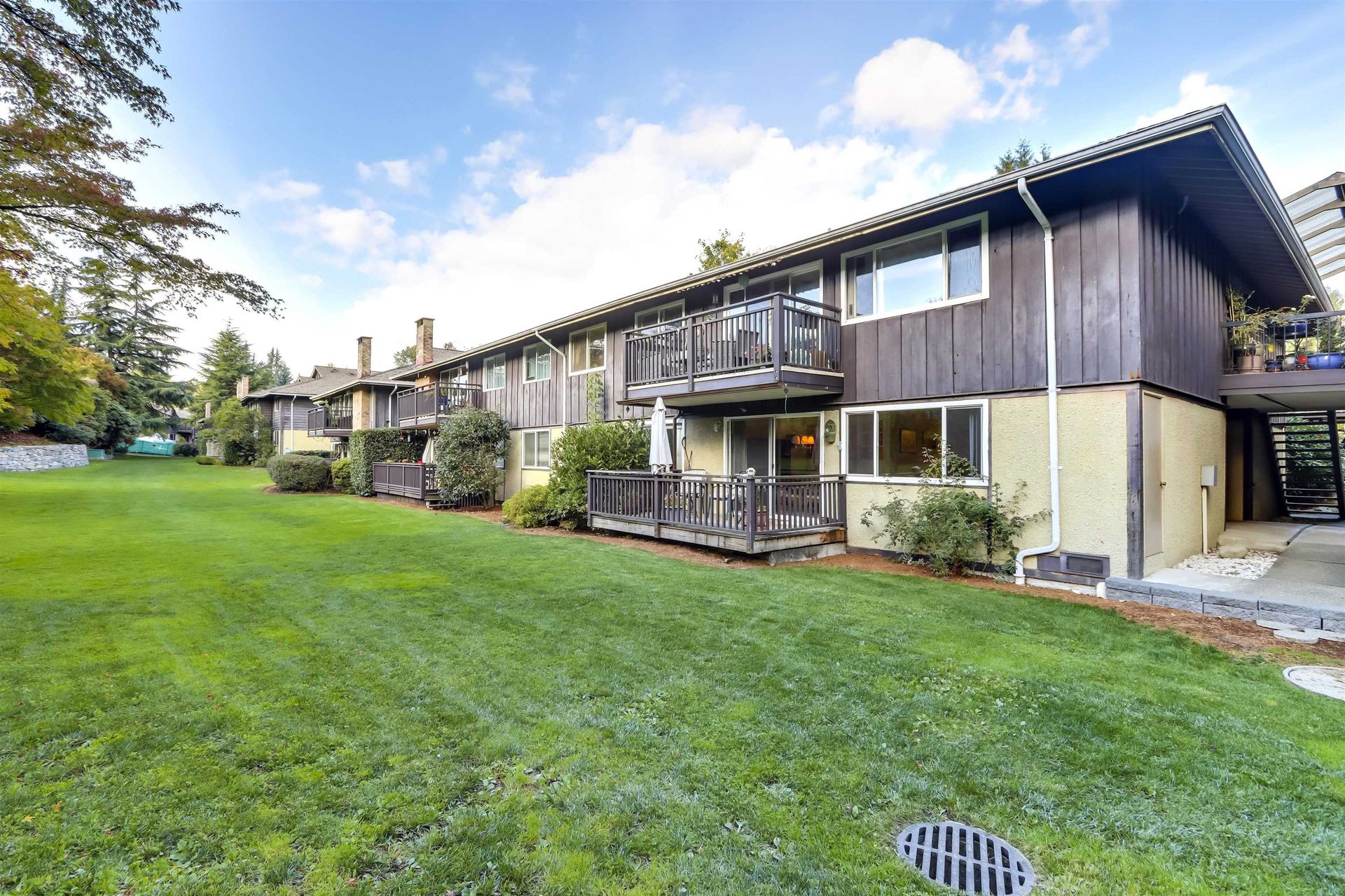 98029 at 311 - 555 28th Street W, North Vancouver