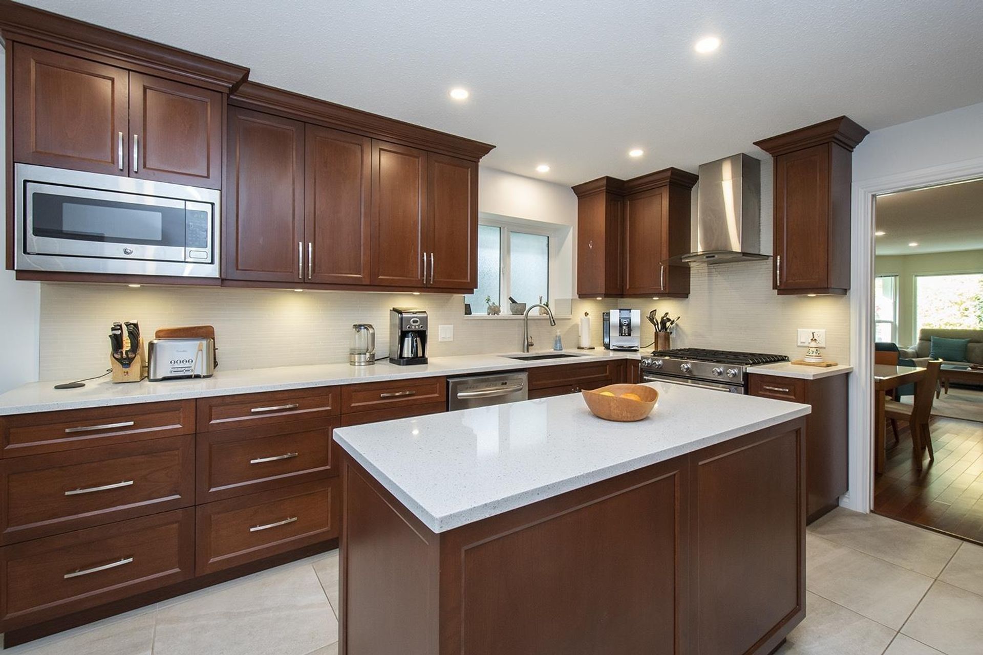 98561 at 3919 Frames Place, North Vancouver