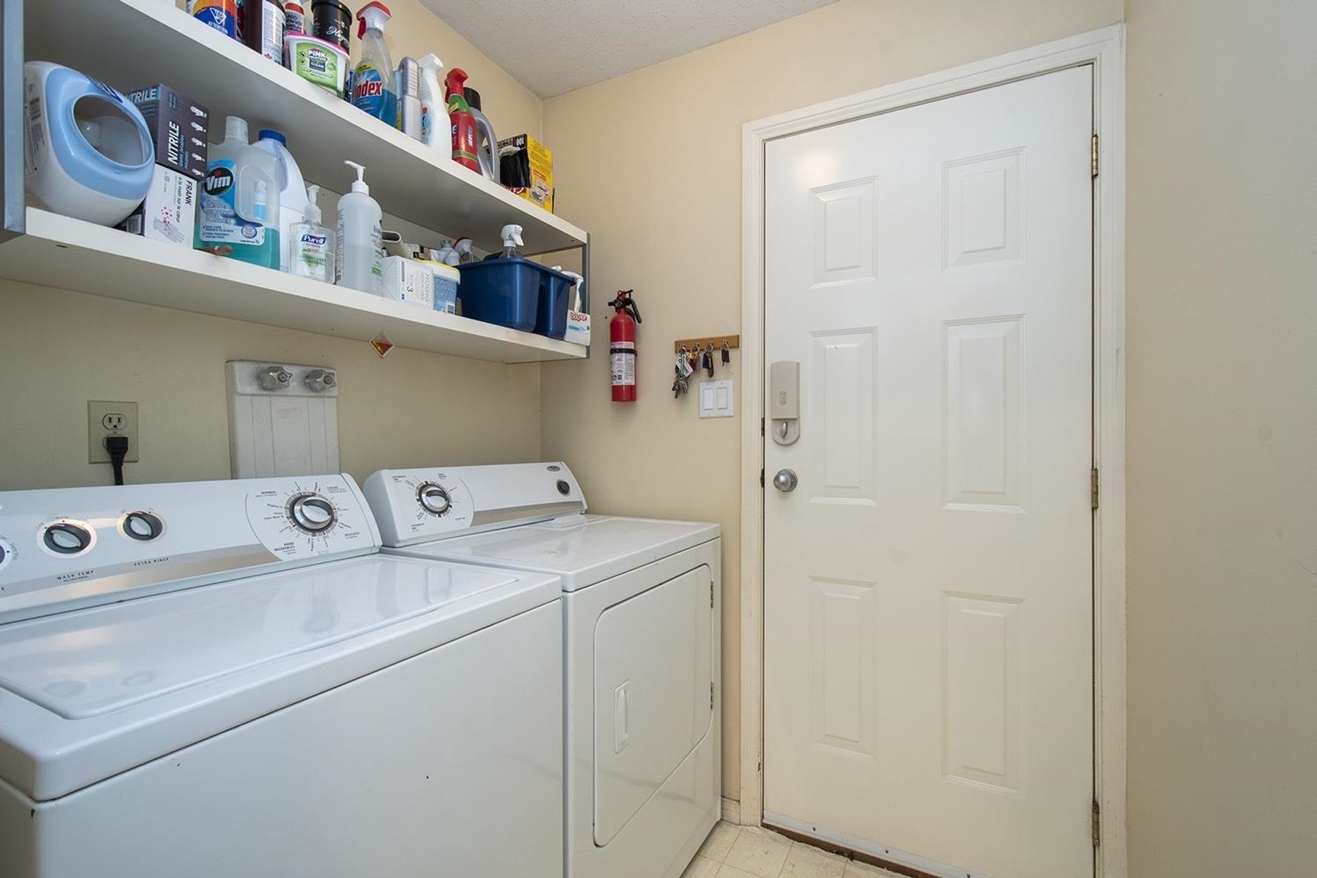 98641 at 3919 Frames Place, North Vancouver