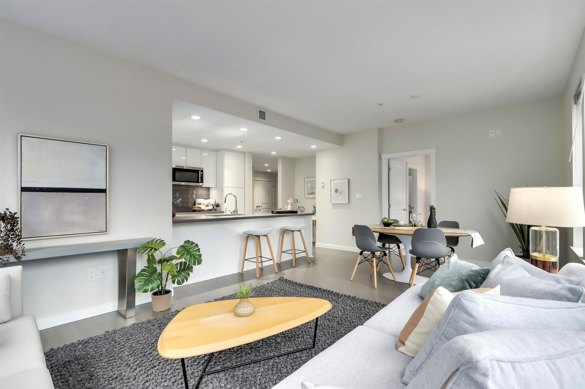 98718 at 313 - 277 1st Street W, North Vancouver