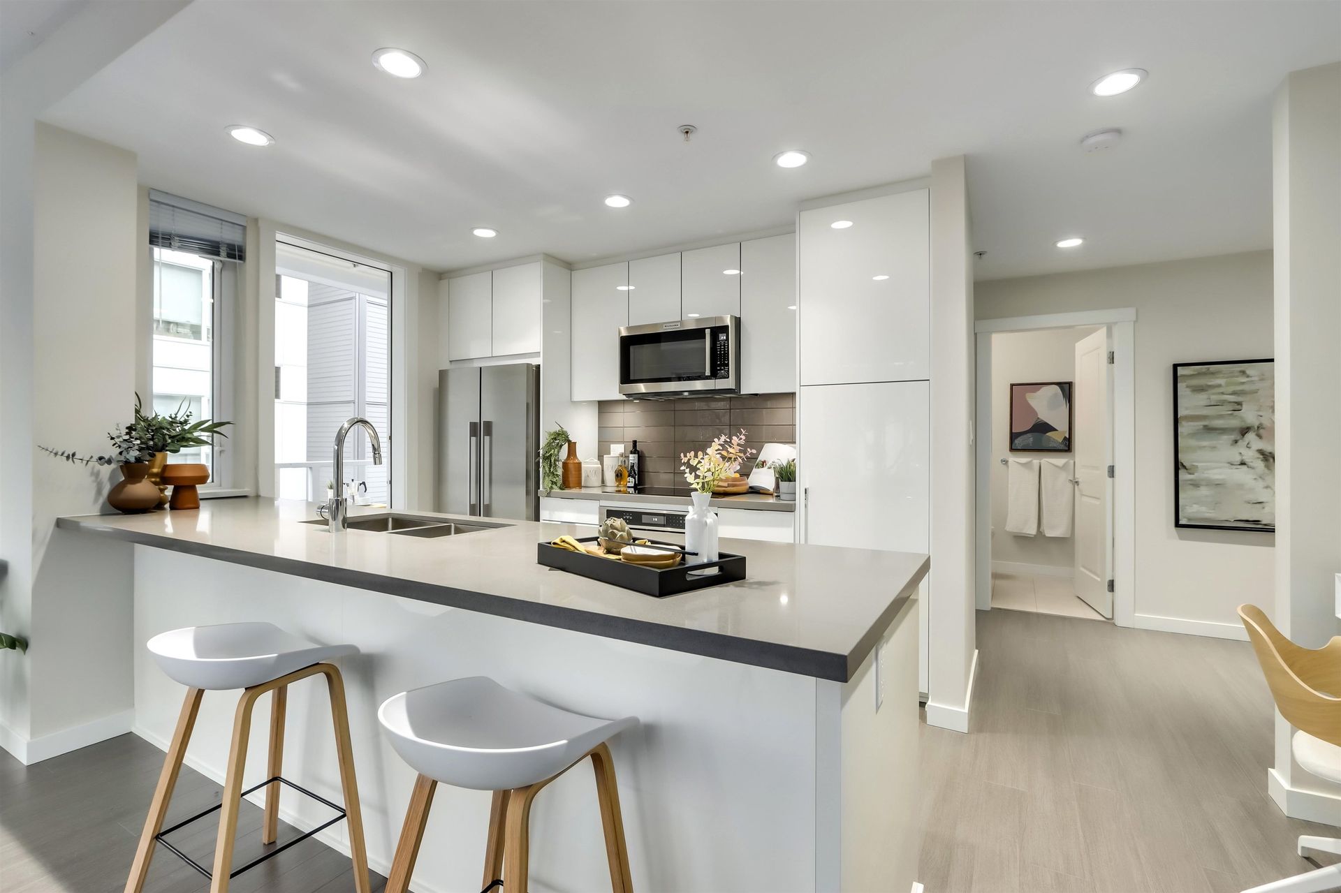 98726 at 313 - 277 1st Street W, North Vancouver