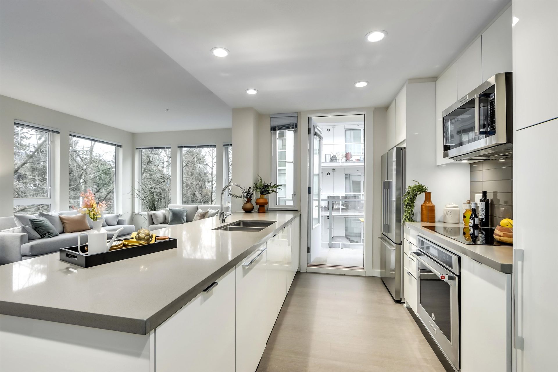 98730 at 313 - 277 1st Street W, North Vancouver