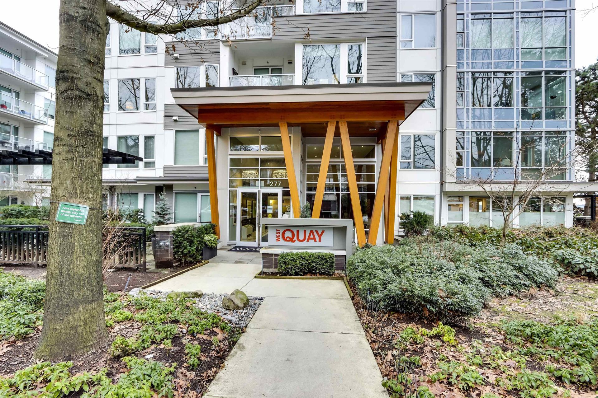 98774 at 313 - 277 1st Street W, North Vancouver