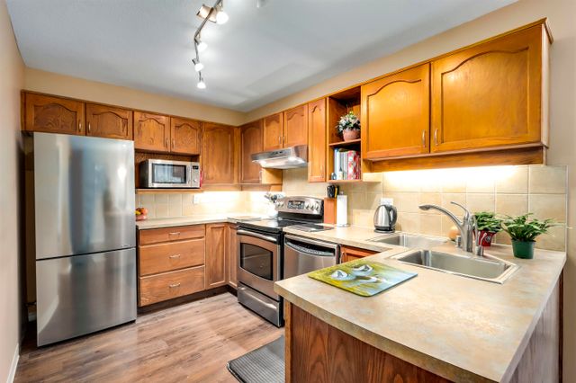 262667442-10 at 40 - 1925 Indian River Crescent, North Vancouver