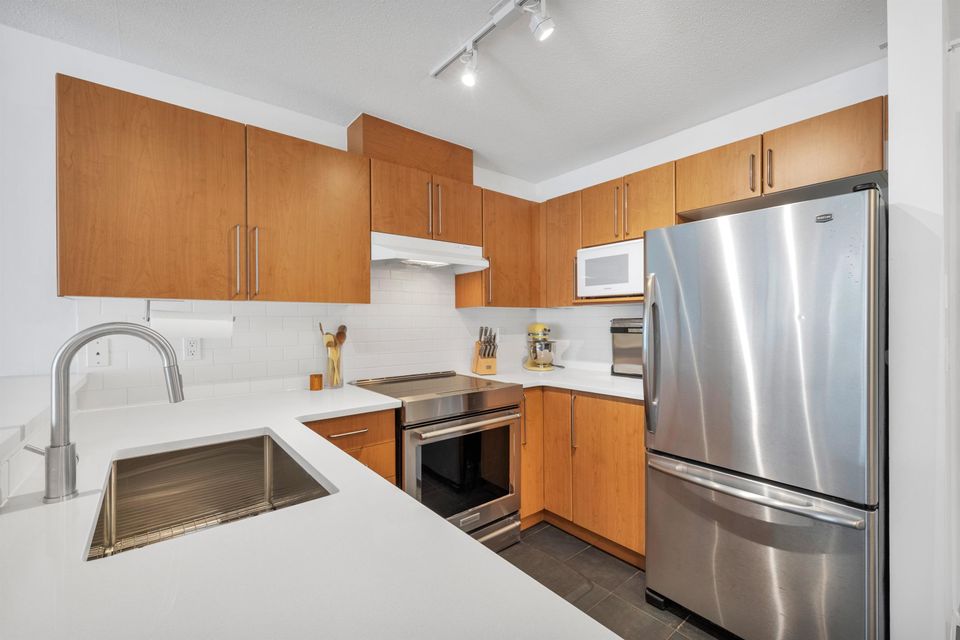 411 - 1150 E 29th Street3