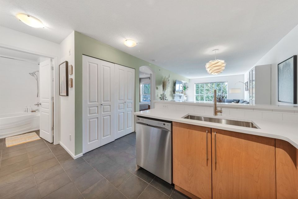 411 - 1150 E 29th Street4