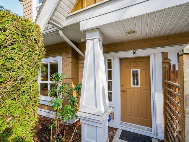 262674876 at 16 - 2688 Mountain Highway, North Vancouver