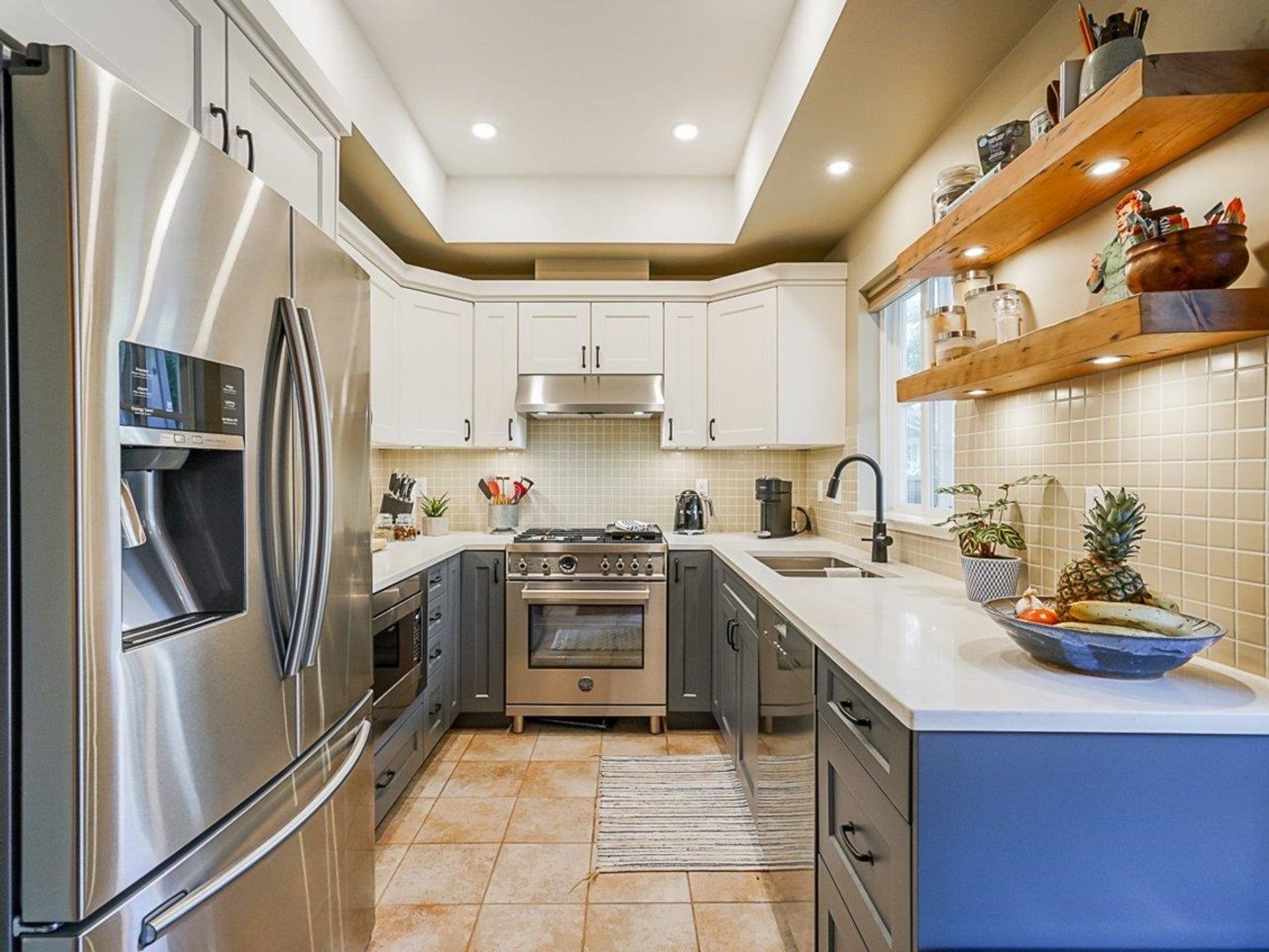 262674876-10 at 16 - 2688 Mountain Highway, North Vancouver