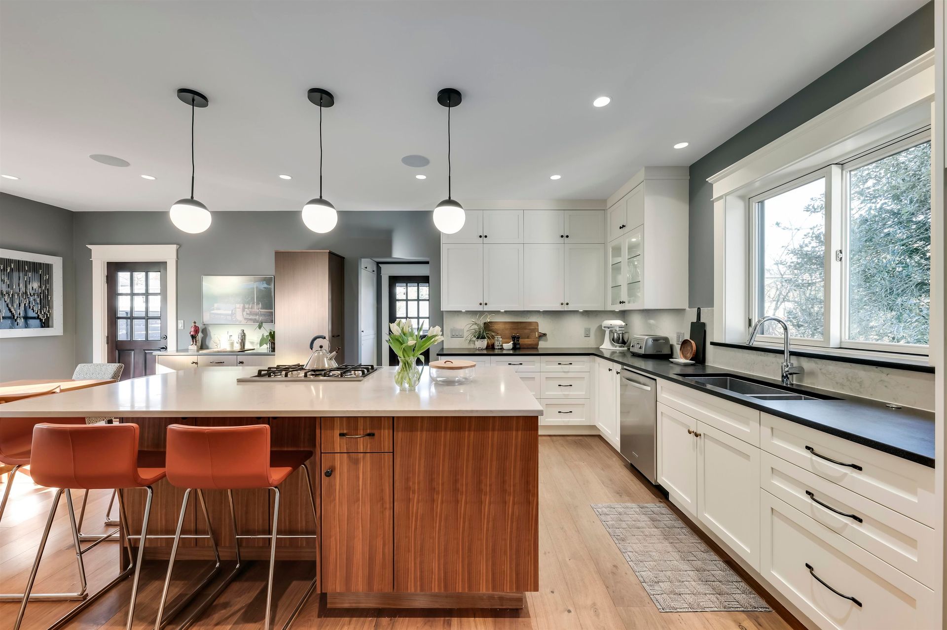 262680391-12 at 528 8th Street E, North Vancouver