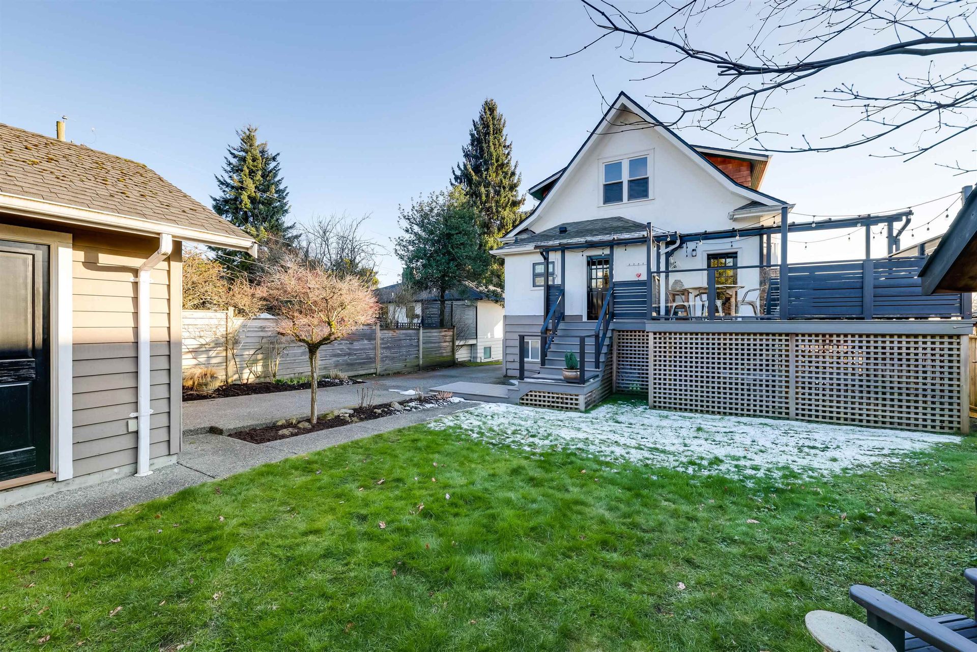 262680391-36 at 528 8th Street E, North Vancouver