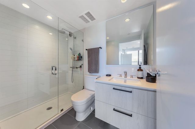 98884 at 902 - 680 Seylynn Crescent, North Vancouver