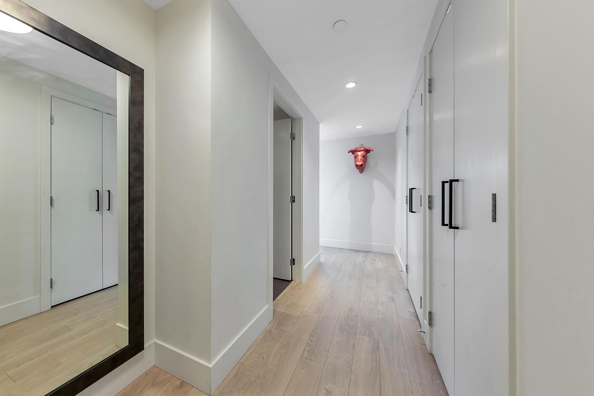 98828 at 902 - 680 Seylynn Crescent, North Vancouver