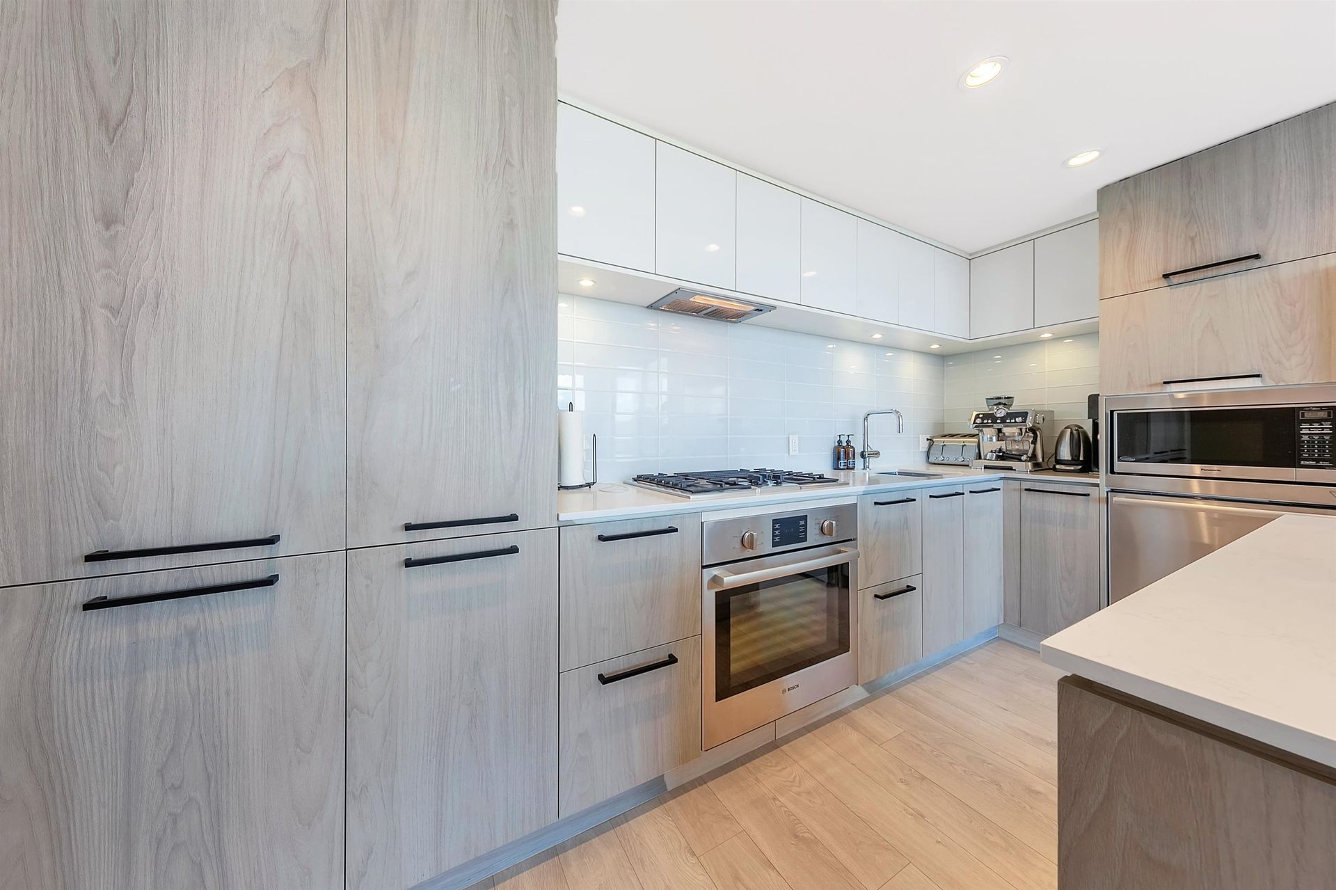 98836 at 902 - 680 Seylynn Crescent, North Vancouver