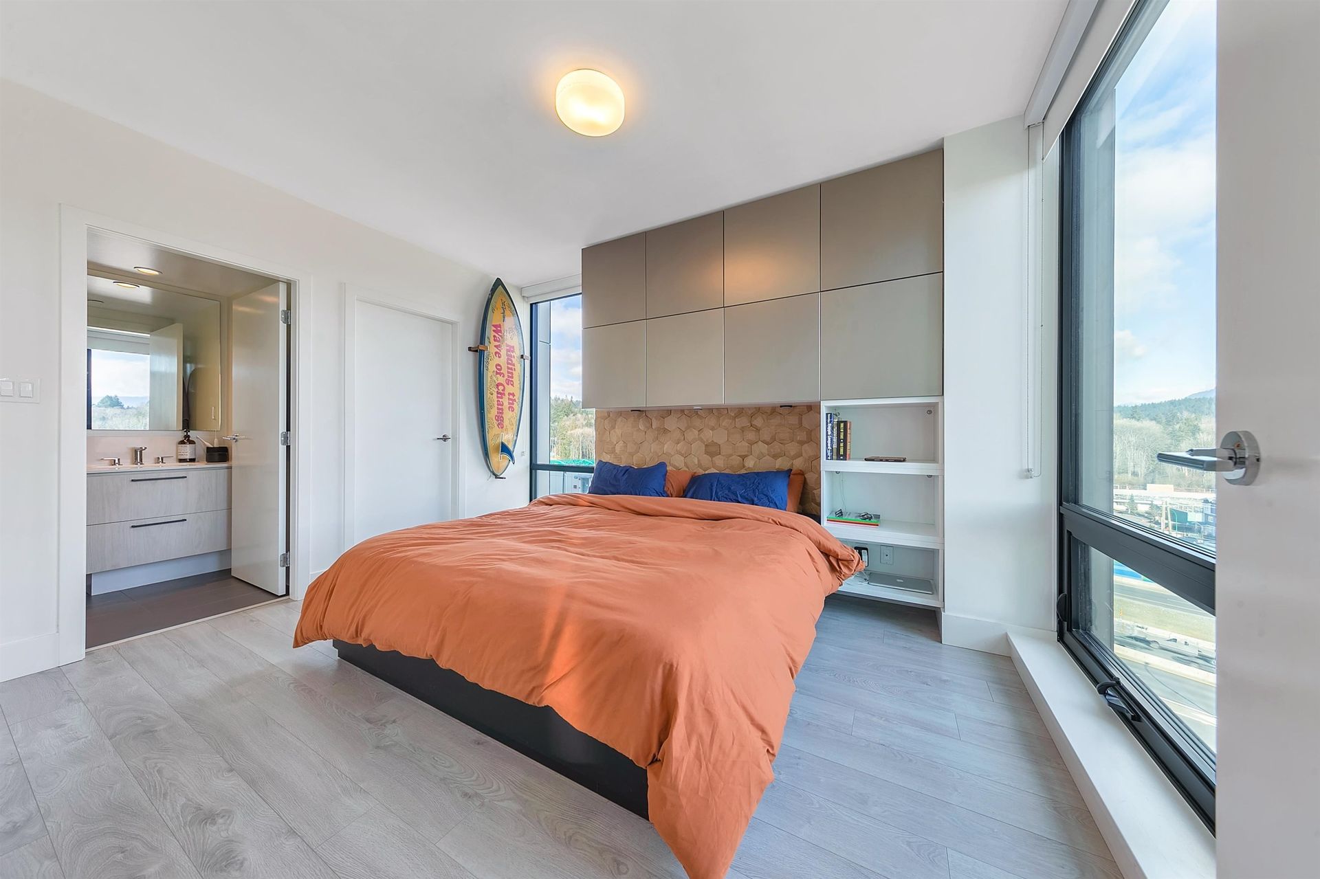 98872 at 902 - 680 Seylynn Crescent, North Vancouver