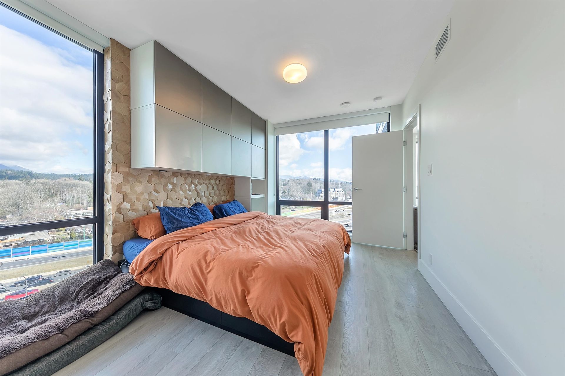 98876 at 902 - 680 Seylynn Crescent, North Vancouver