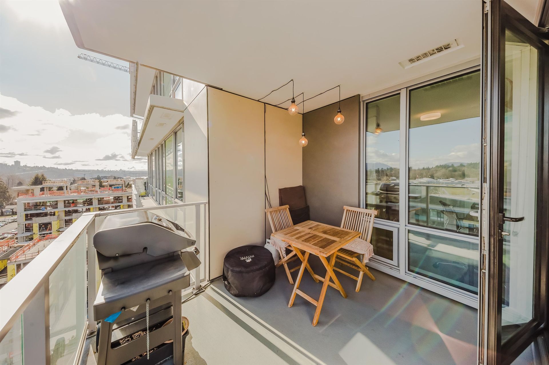 98896 at 902 - 680 Seylynn Crescent, North Vancouver