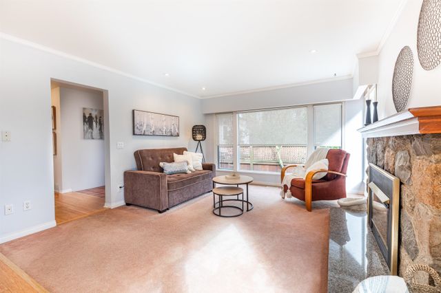 262695248-3 at 1314 Sunnyside Drive, North Vancouver