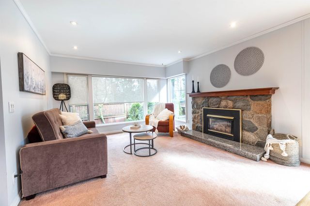 262695248-4 at 1314 Sunnyside Drive, North Vancouver