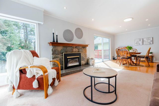 262695248-5 at 1314 Sunnyside Drive, North Vancouver