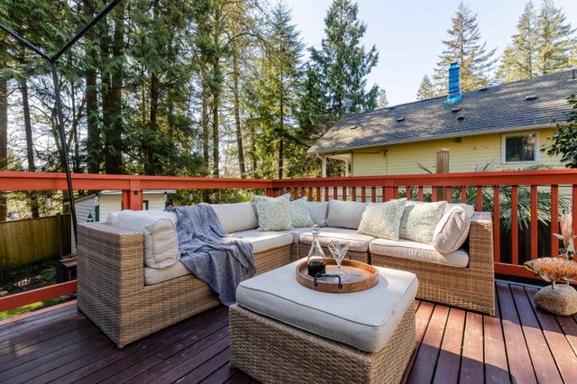 262695248 at 1314 Sunnyside Drive, North Vancouver