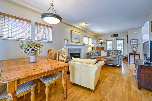 262709102-3 at 2534 Western Avenue, North Vancouver