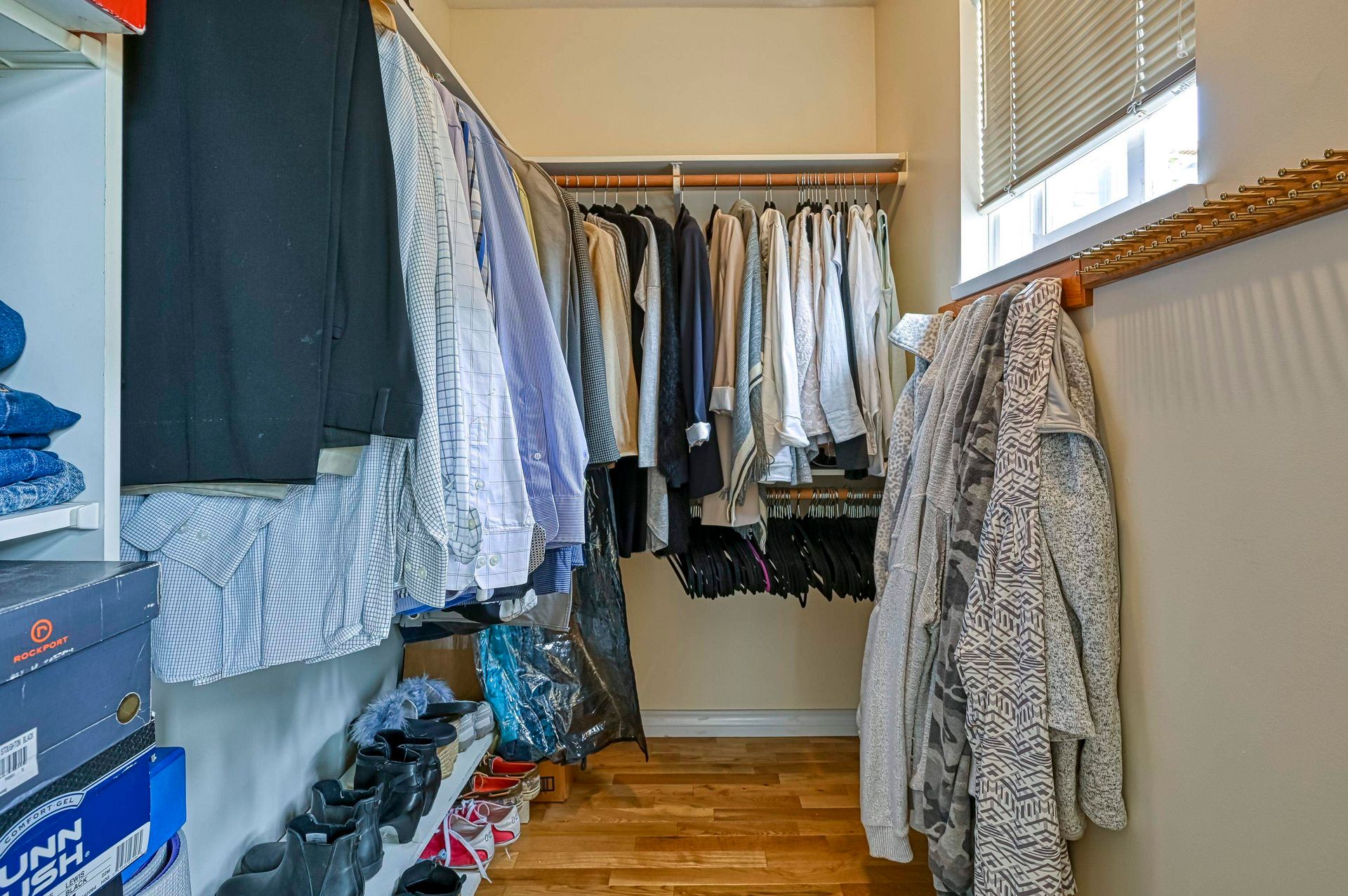 262709102-17 at 2534 Western Avenue, North Vancouver