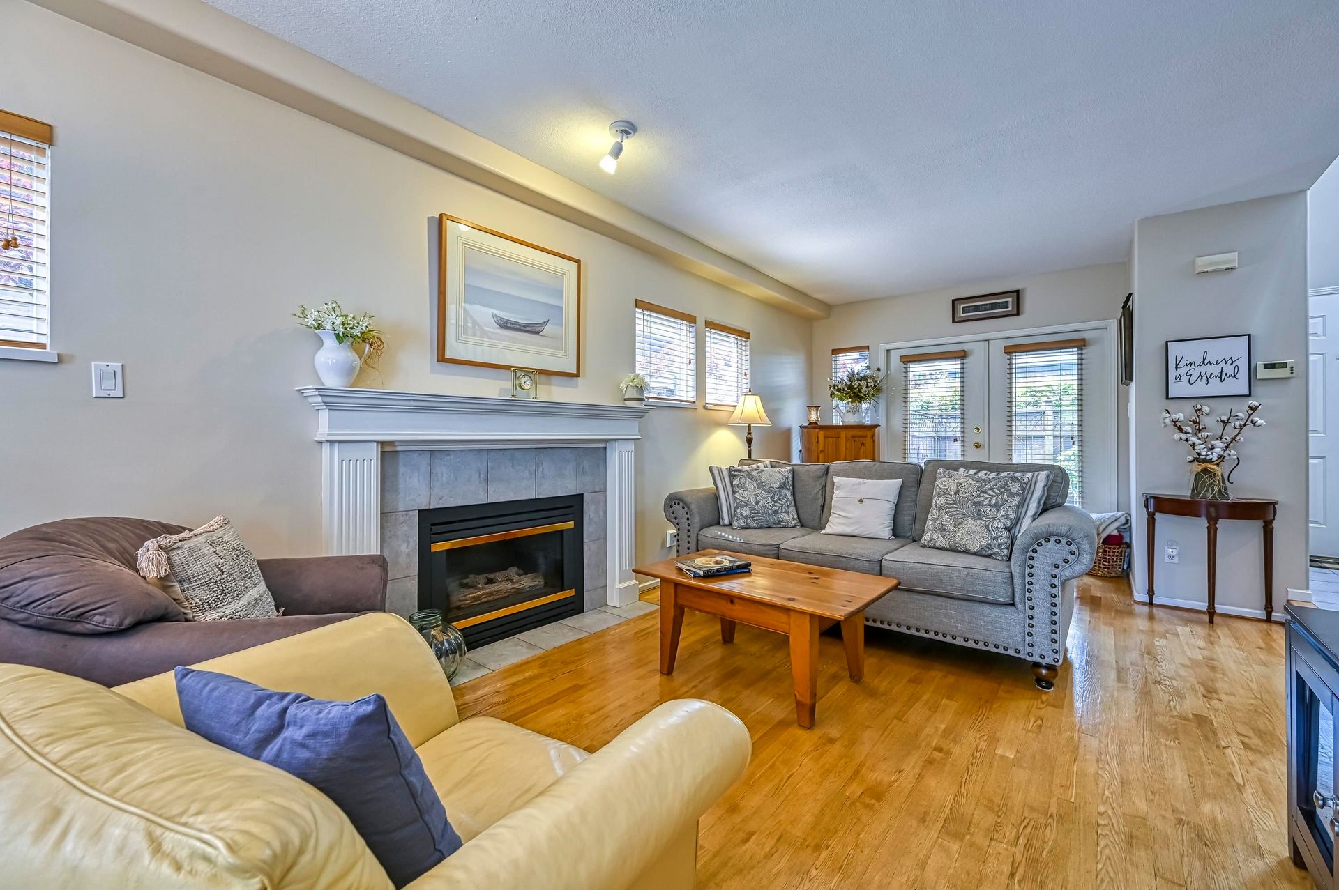 262709102-2 at 2534 Western Avenue, North Vancouver