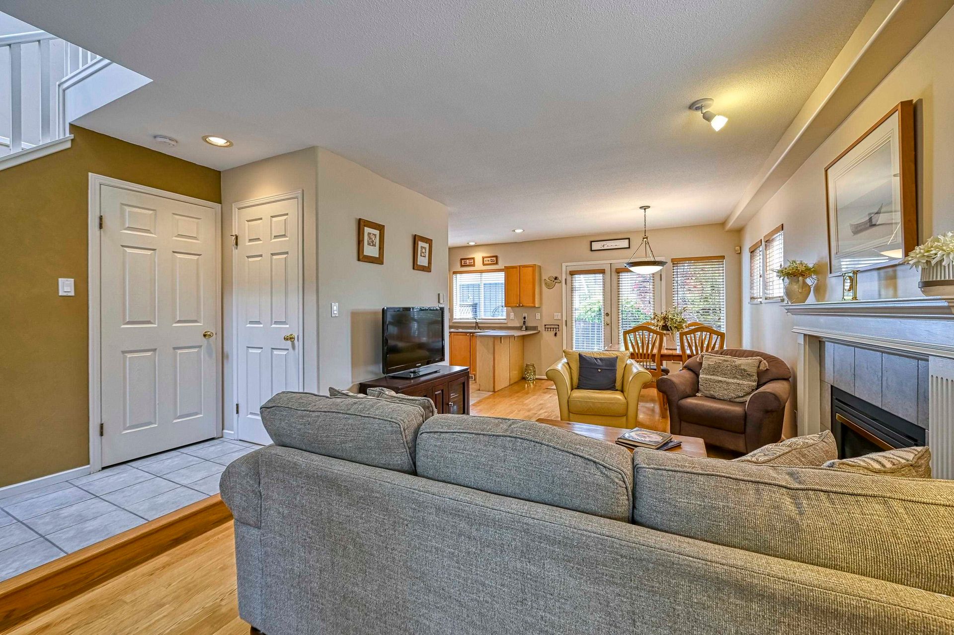 262709102-5 at 2534 Western Avenue, North Vancouver