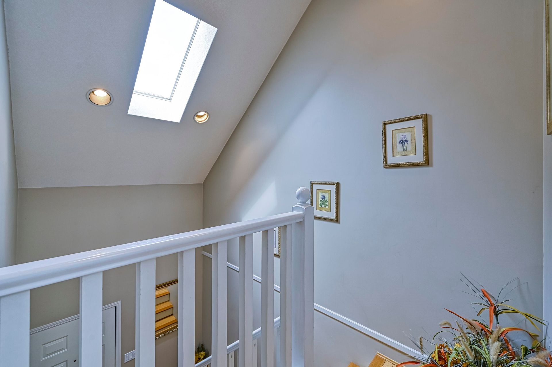 262709102-9 at 2534 Western Avenue, North Vancouver