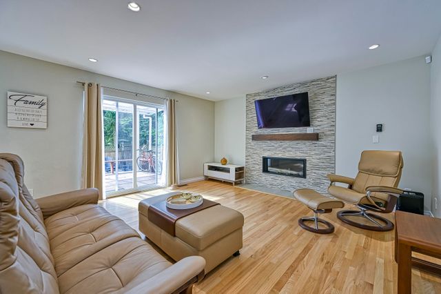 262717085-11 at 2688 Tempe Knoll Drive, North Vancouver