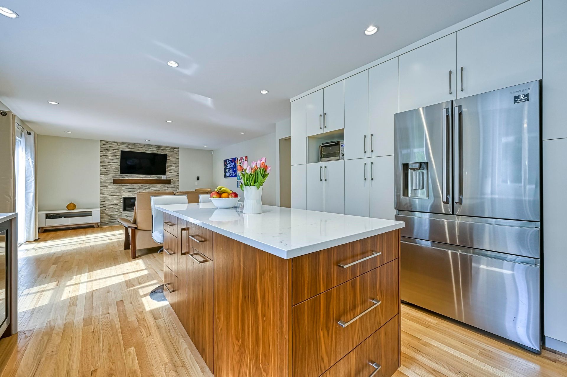 262717085-8 at 2688 Tempe Knoll Drive, North Vancouver