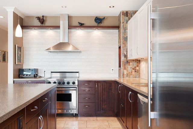 262681840-10 at 7 - 1140 25th Street, West Vancouver