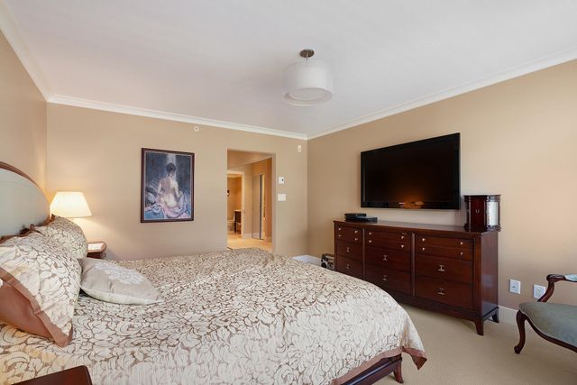 262681840-14 at 7 - 1140 25th Street, West Vancouver