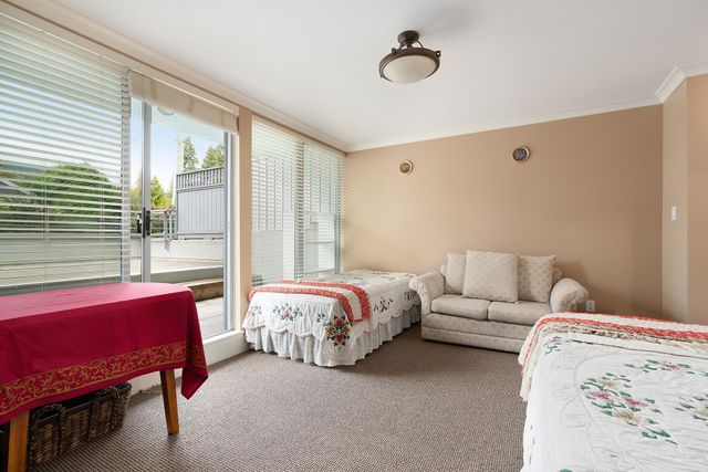 262681840-15 at 7 - 1140 25th Street, West Vancouver