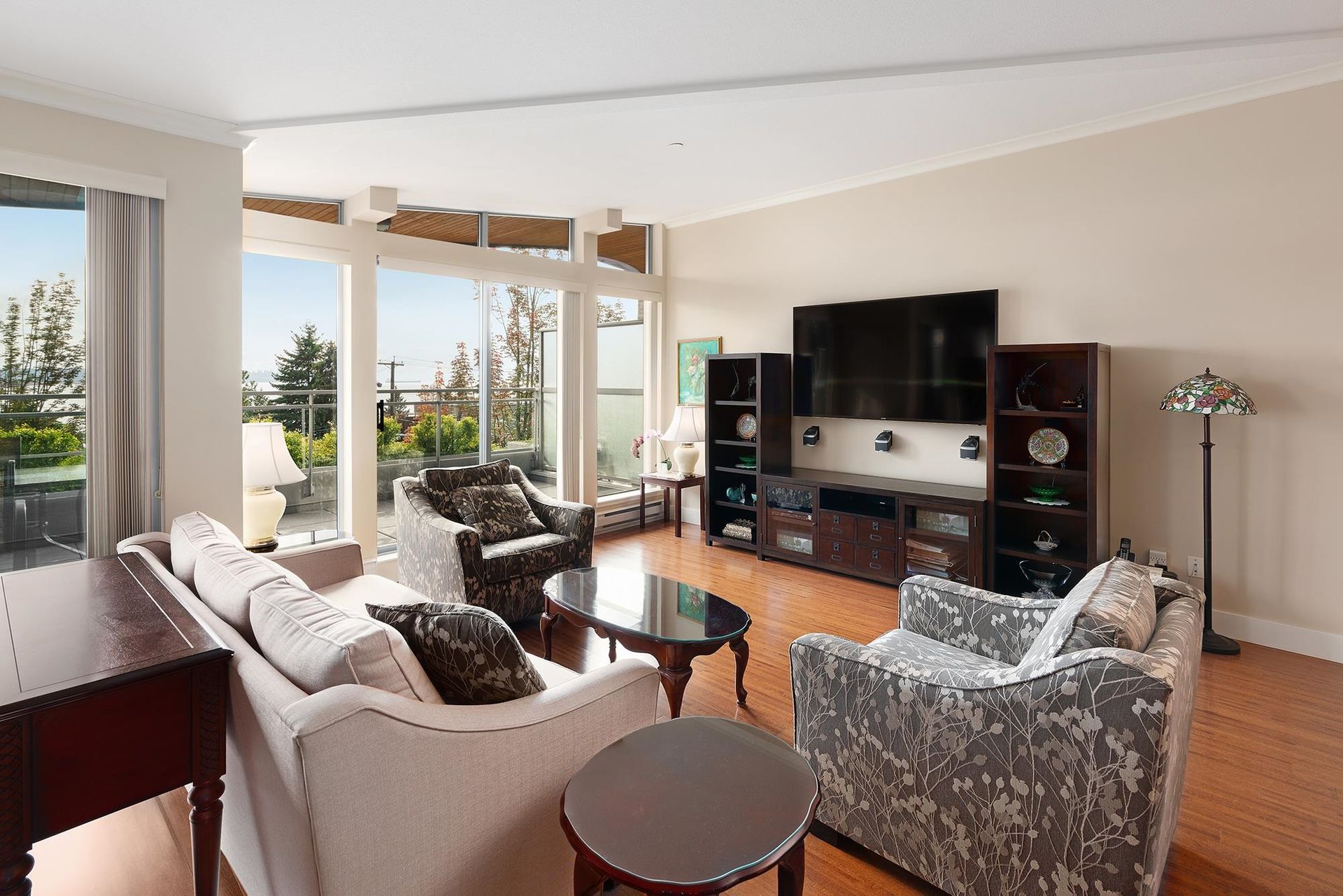 262681840-1 at 7 - 1140 25th Street, West Vancouver