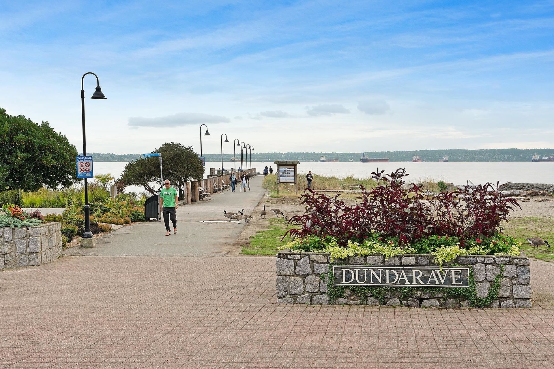 262681840-18 at 7 - 1140 25th Street, West Vancouver