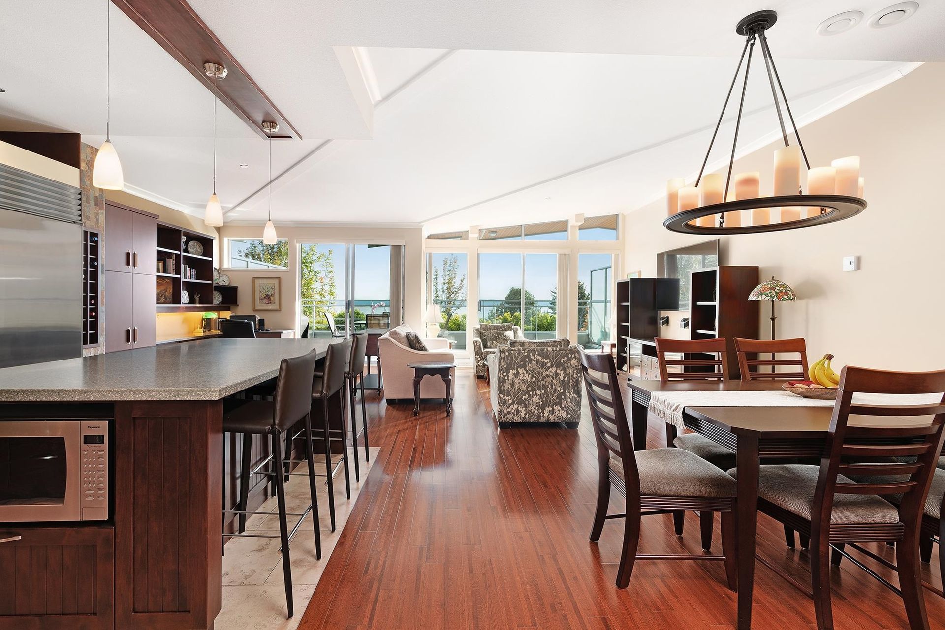 262681840-8 at 7 - 1140 25th Street, West Vancouver