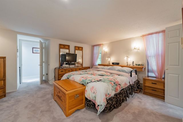 262718975-14 at 1515 Palmerston Avenue, West Vancouver