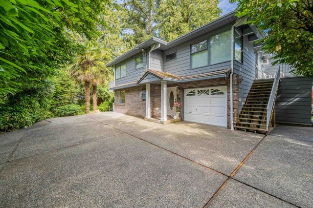 262718975 at 1515 Palmerston Avenue, West Vancouver