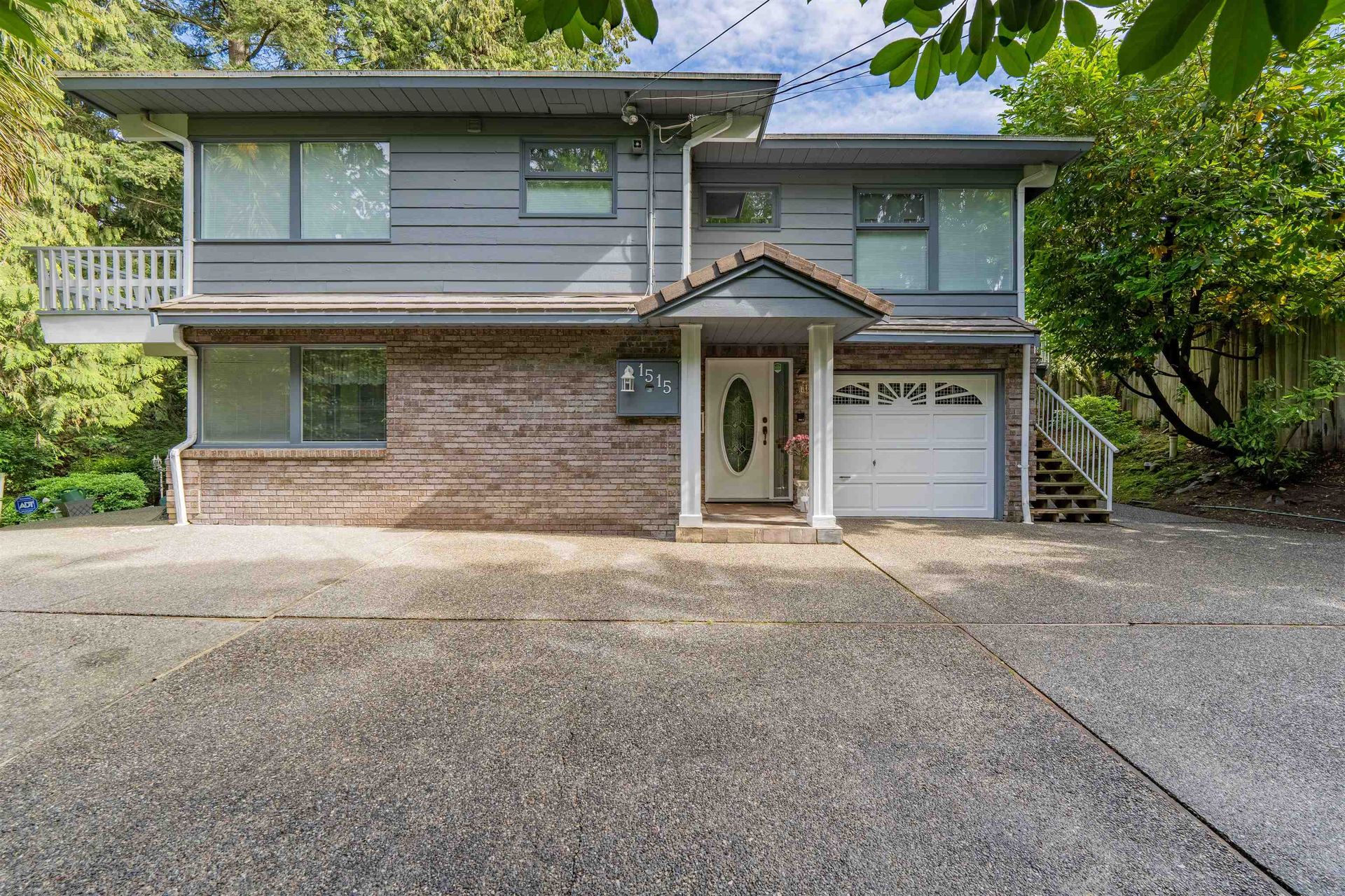 262718975-1 at 1515 Palmerston Avenue, West Vancouver