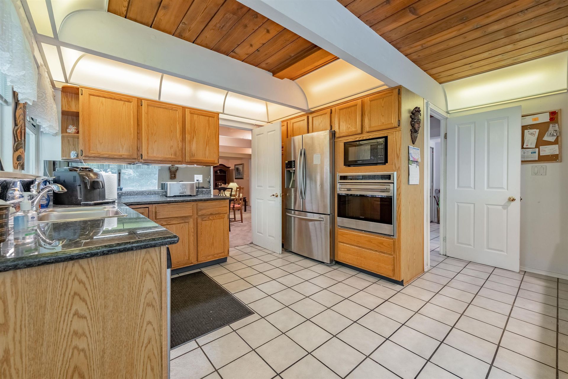 262718975-9 at 1515 Palmerston Avenue, West Vancouver