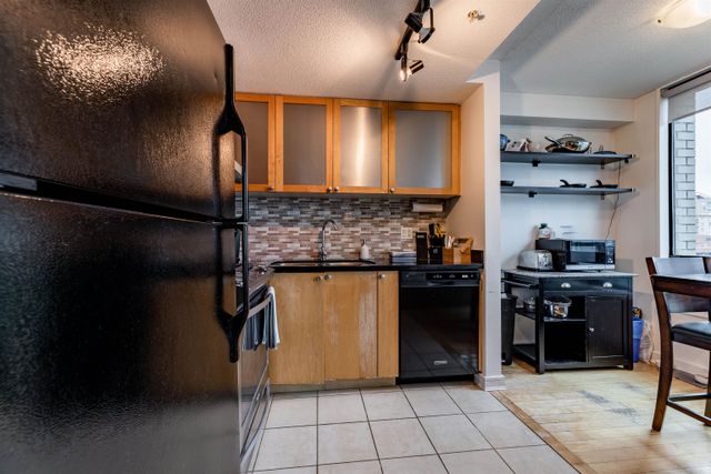 262719630-16 at 1703 - 1003 Burnaby Street, Vancouver West